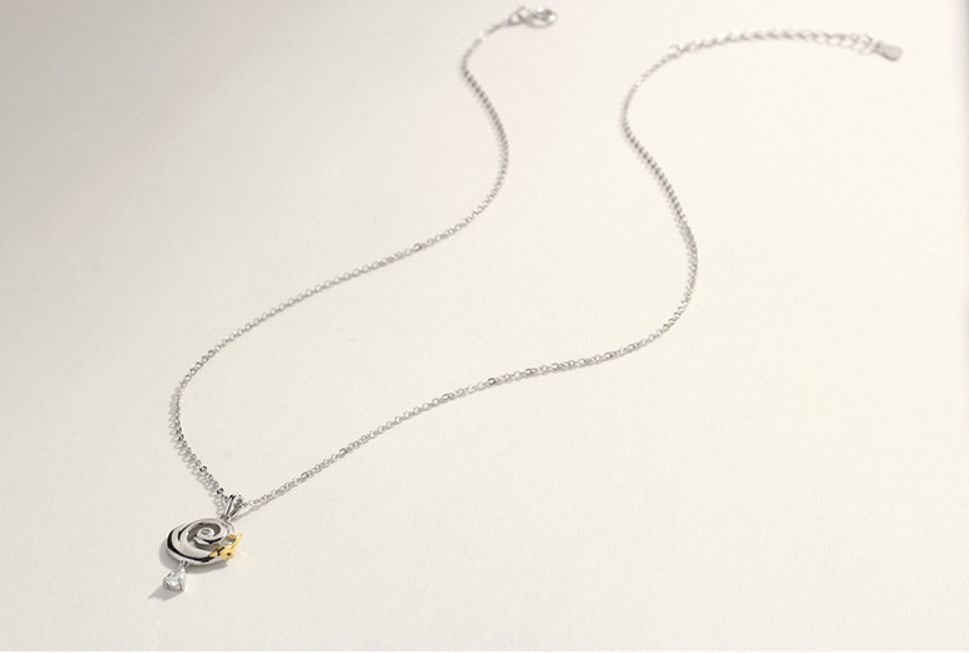 Clavicle chain pendant